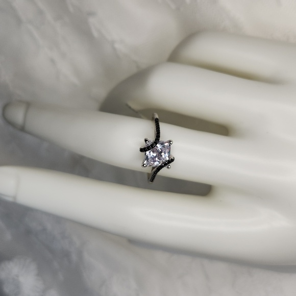 Black & Silver S925 Square Cut Ring Swirl Setting - Picture 2 of 4